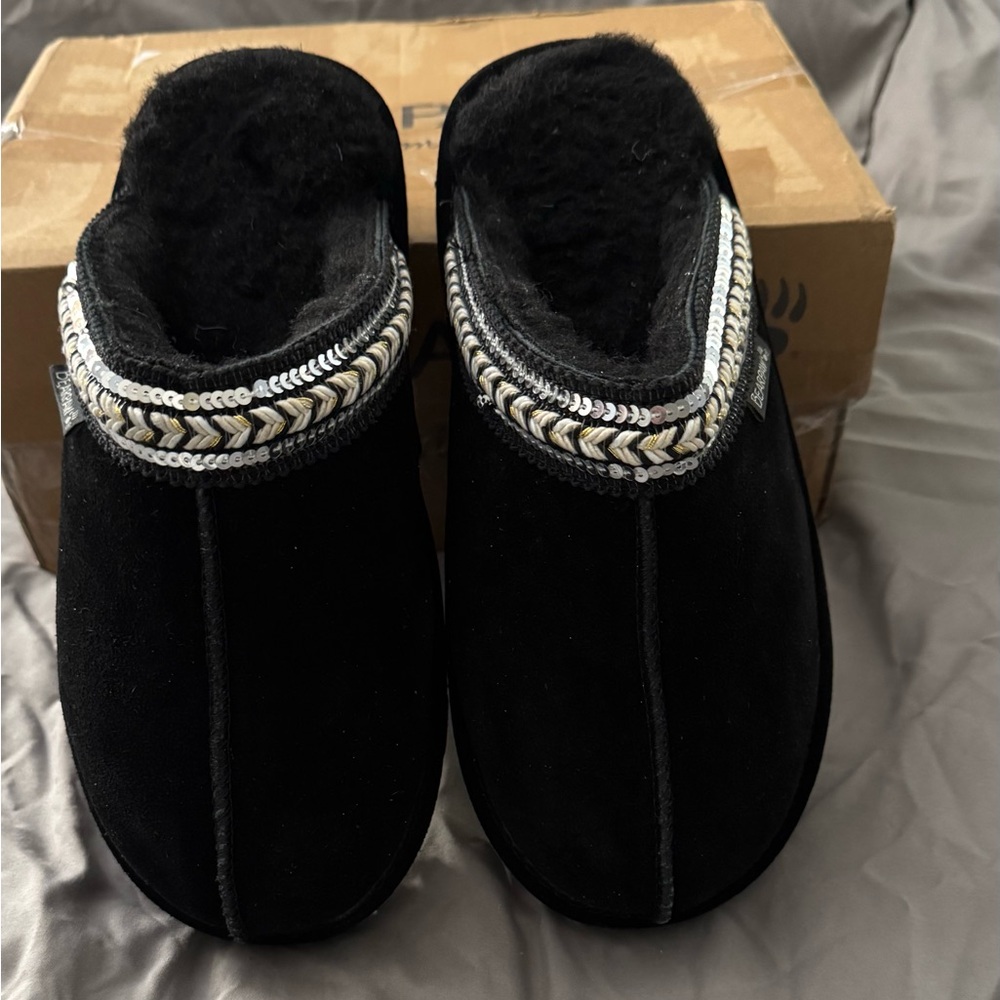 BEARPAW Black Soft with Siver Sequin Embellished Trim